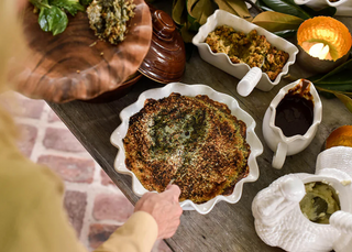 Signature Ruffle Pie Dish White