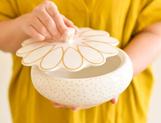 Deco Gold Scallop Covered Bowl