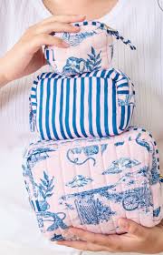 Print Fresh Quilted Pouch in Mermaid Toile